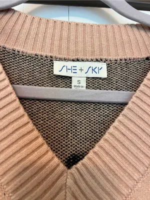 She + Sky Camel V-Neck Heart-Print Sweater Vest thumbnail 3