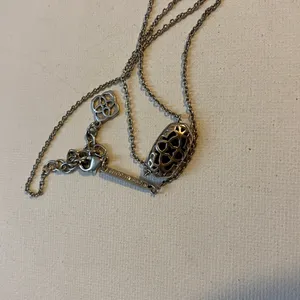 Kendra Scott Elisa Black Opaque Pendant necklace Silver Tone thumbnail 4