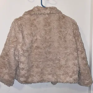 Jennifer Lopez Faux Fur Coat thumbnail 3