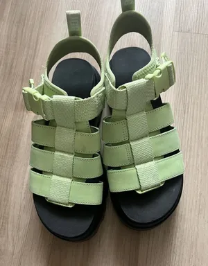 UGG Cora Women's Light Green Strappy Platform Sandals Size 7 thumbnail 1