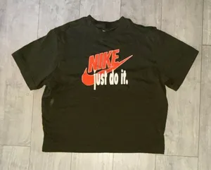 Nike Women's Red and Green Crop-top thumbnail 1