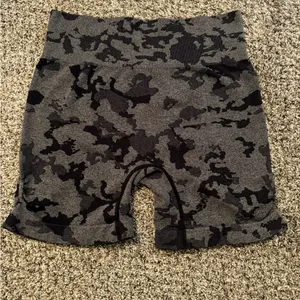 Workout Shorts Size XL thumbnail 2