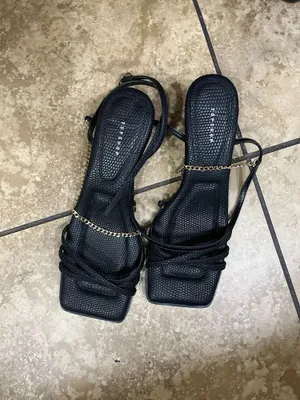 EUC black Kitten Heel Sandals Size 7 thumbnail 1