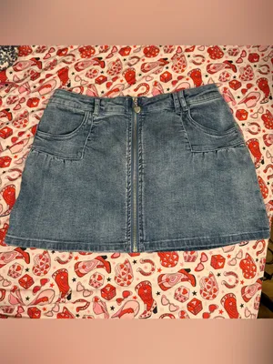 Sugar Thrillz Dolls Kill Denim Mini Skirt Size M Blue Heart Zipper Y2K NWT thumbnail 2
