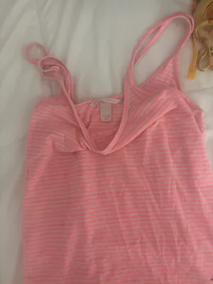 Victoria's Secret Top PINK thumbnail 2