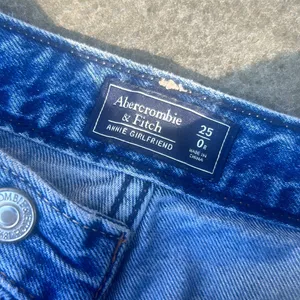 ABERCROMBIE‎ Annie Girlfriend Jeans thumbnail 4
