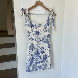 Reformation Annabell Bow-Detailed Floral Print Georgette Mini Dress in Lucerne thumbnail 4