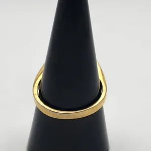 Vintage Contempo Gold Tone Purple & Clear Crystal Cocktail Ring (9) thumbnail 4