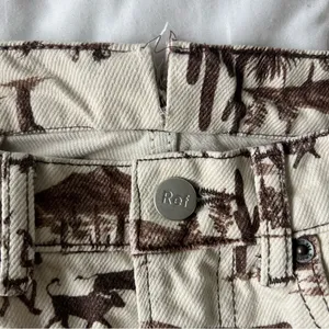 Reformation Sonora High Rise Straight Jeans in Desert Sand 23 thumbnail 8