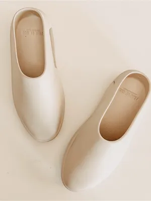 Fear Of God The California Slip On Mules in Oat Cream Foam. Size 36, US 6 thumbnail 1