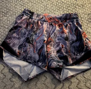 Lululemon Hotty Hot Shorts 4” thumbnail 1