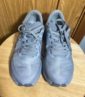 On Running Women's Athletic Shoes thumbnail 1
