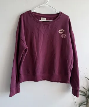 Pact kisses‎ Organic Cotton Sweatshirt Womens Large Purple Lip Graphic Pullover thumbnail 1