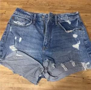 Abercrombie curve love high rise mom short medium wash thumbnail 2