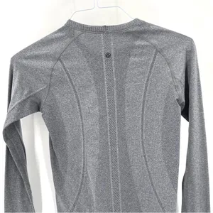 Lululemon athletica Swiftly Tech Long Sleeve Gray Lounge Workout Crew TShirt thumbnail 6