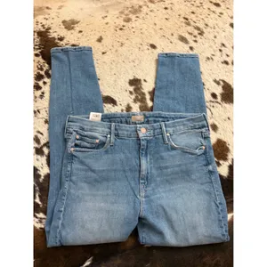 MOTHER The Looker Crop Jeans in Independent Studies Size 32‎ thumbnail 2