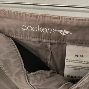Dockers Womens Pants Gray Solid Straight Leg Chinos Size 6 Short thumbnail 5