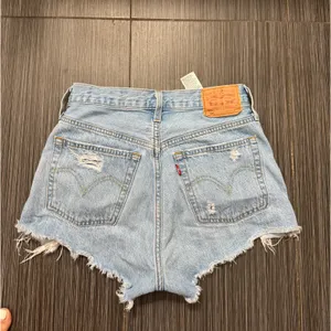 levi’s 501 shorts ripped cut-off size 25 thumbnail 2