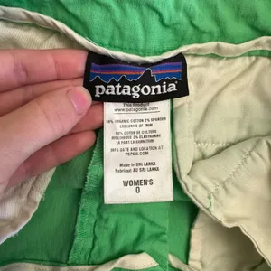 Patagonia Women’s‎ Shorts 0 Green Organic Cotton Blend Bermuda Casual Summer thumbnail 3