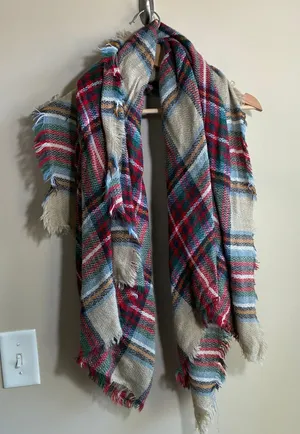Unbranded Plaid Blanket Scarf OS Multicolor Women Frayed Edge Square Wrap thumbnail 1