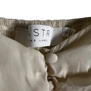 ASTR The Label Renaissance Cream Button Front Balloon Sleeve Top Size Small thumbnail 3