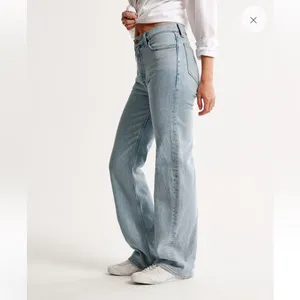 NWT Abercrombie & Fitch The ‘90s Relaxed High Rise Jeans thumbnail 5