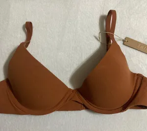 SKIMS Plunge Bra 36A thumbnail 2