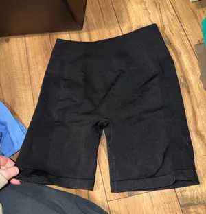 Amazon aurola black biker shorts thumbnail 1