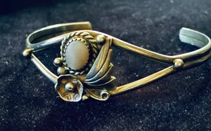 Vintage Sterling Silver Mother of Pearl Split-Shank Cuff Bracelet thumbnail 1