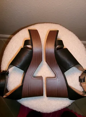 Wonderly Black Platform Ankle-Strap Sandals thumbnail 5