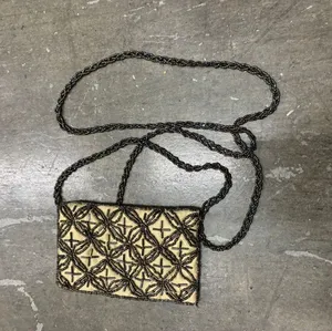 Cute Flapper Style Purse With Gold Flair thumbnail 5