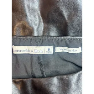 Abercrombie & Fitch Vegan Leather Skort Black High Rise Mini Skirt Shorts M thumbnail 4
