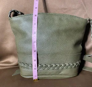 Saddle River Chic Green Leather Bucket Bag thumbnail 4