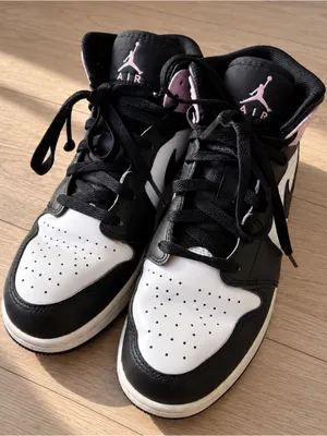 Nike Air Jordan 1 Mid Arctic Pink Black White GS 6Y Women’s 7.5 thumbnail 1