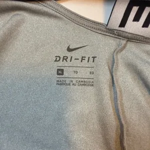 Nike Womens Shirt EUC XL Dri-FIT T-Back Training Tank Top Athleisure Workout Gym thumbnail 5