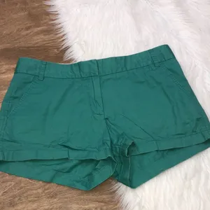 J Crew size 10 green cotton chinos summer shorts thumbnail 3