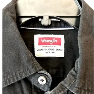 Wrangler Women’s Pearl Snap Long Sleeve Denim Button Down Shirt Mens Small thumbnail 2
