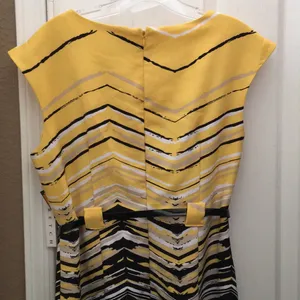 FINAL MARKDOWN Ladies’ Ile NWT Dress (12) Yellow thumbnail 12