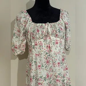 EUC Women's White and Pink Bohemian Floral Print Puff Sleeve Dress Size Medium thumbnail 2