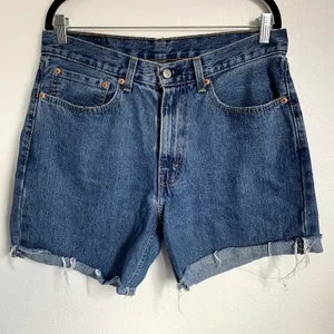 Levi's Mom Shorts in Medium Blue Wash‎ thumbnail 1