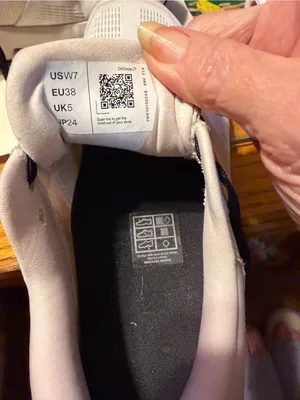 Woman’s Cloud runner White Size 7 thumbnail 6