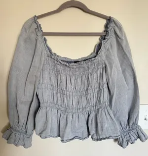 WHO WHAT WEAR Blue Chambray Smocked Top Balloon Puff Sleeves Ruffles Size M thumbnail 1
