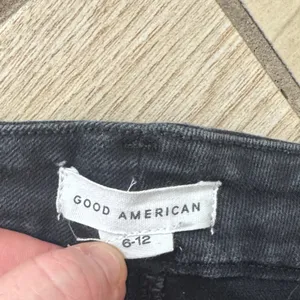 Good American Jet Black Skinny Jeans / W15 thumbnail 3
