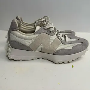 New Balance 327 Suede Trimmed Sneaker Women's Size 9.0 thumbnail 2