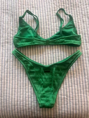 Bikini thumbnail 3