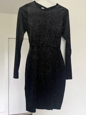 Black Long-Sleeve Sparkle Bodycon Dress thumbnail 2
