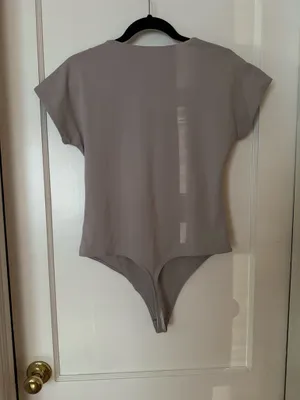 Babaton Square-neck cap-sleeve bodysuit. thumbnail 3