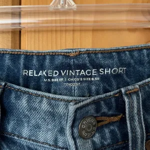 Chico's Jean Shorts Relaxed Vintage Short Blue Denim Cutoff‎ Size .5 (US 6) thumbnail 3