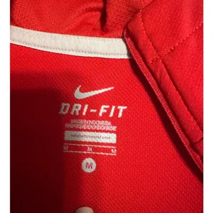 Nike Dri-Fit Quarter Zip Hoodie Pullover Women's Size Medium Red Hooded Active thumbnail 4