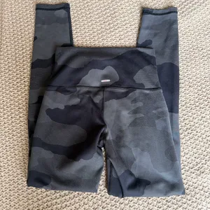 Aerie Camo Workout Leggings thumbnail 3